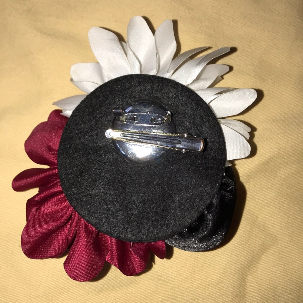 WHBM brooch - Picture 3 of 3
